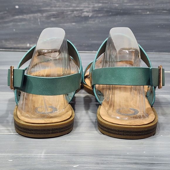 Journee Lavine Sandals Size 7 Blue Wide Strap‎ Gold Tone Buckle Flat Cushioned - Picture 8 of 11